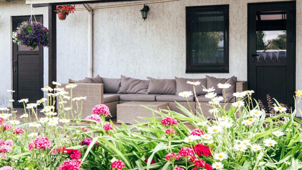 Flower Apartment Ventspils Exterior photo